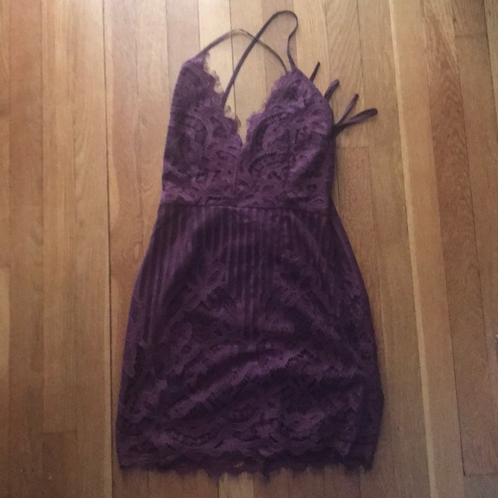Maroon lace cocktail dress